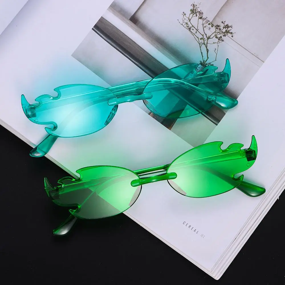 Women Jelly Color Fire Flame Sunglasses for Trendy Rimless Sunglasses Metal Frame UV400 Sun Glasses Party Cosplay Eyewear