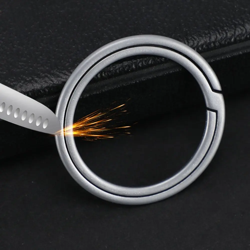 10mm/20mm/28mm Super Lightweight Titanium TC4 Alloy Key Rings Keychains Buckle Pendant Man Car Keychain for Male Creativity Gift