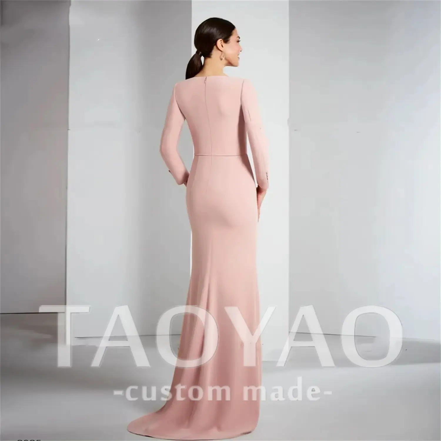 Pink Illusion Flowers V-Neck Mother of the Bride Dress Satin Long Mother Dresses Long Sleeves For Women Wedding Party Gowns