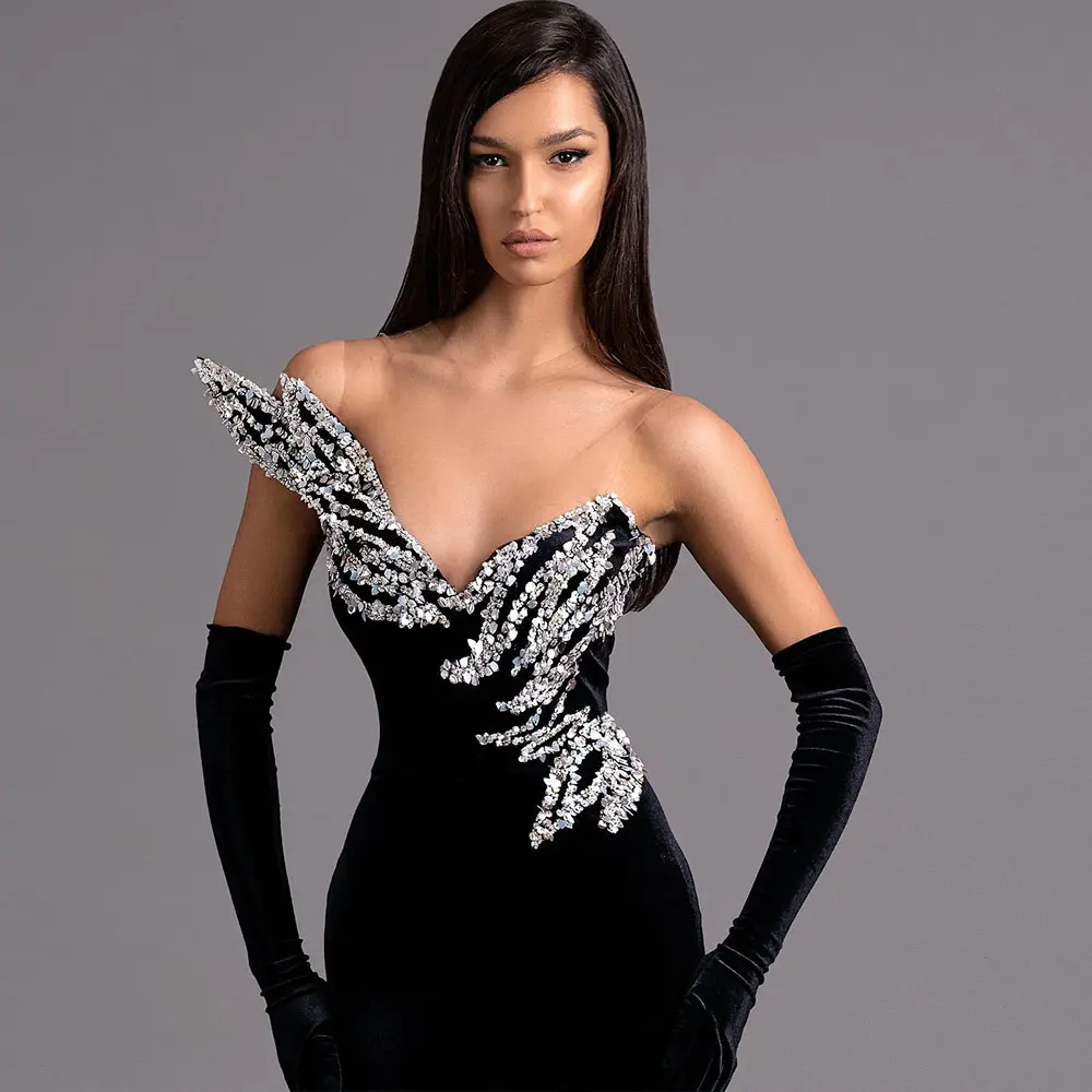 Black Velour Evening Dresses 2023 Luxury Sexy Beading V-Neck Ball Gowns Elegant Strapless Backless Party Dress robes de soirée