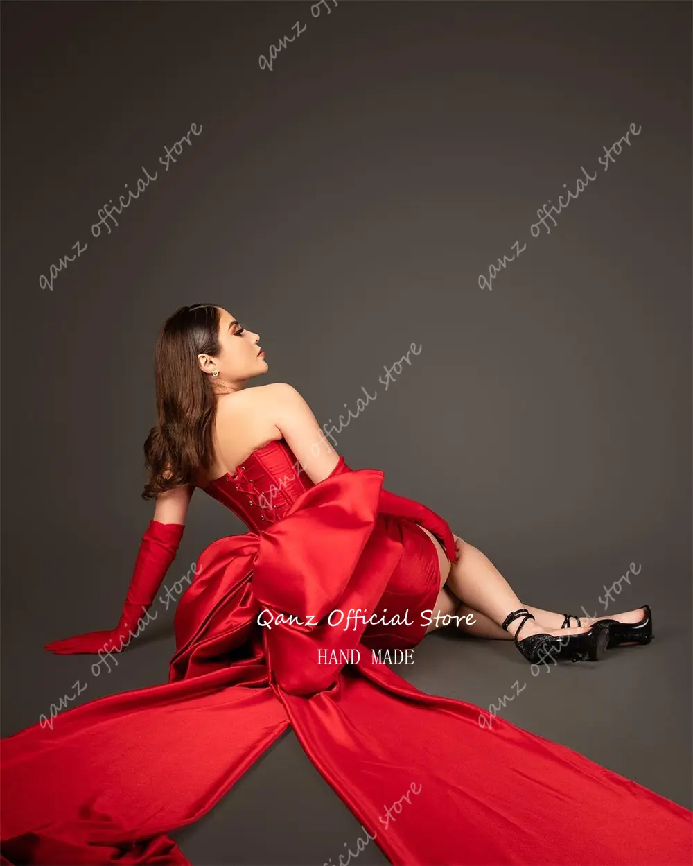 Qanz Red Sweetheart Birthday Outfits Women Satin Short Cocktail Dresses Customized Lace Up Back Bow Mezuniyet Balo Elbiseleri