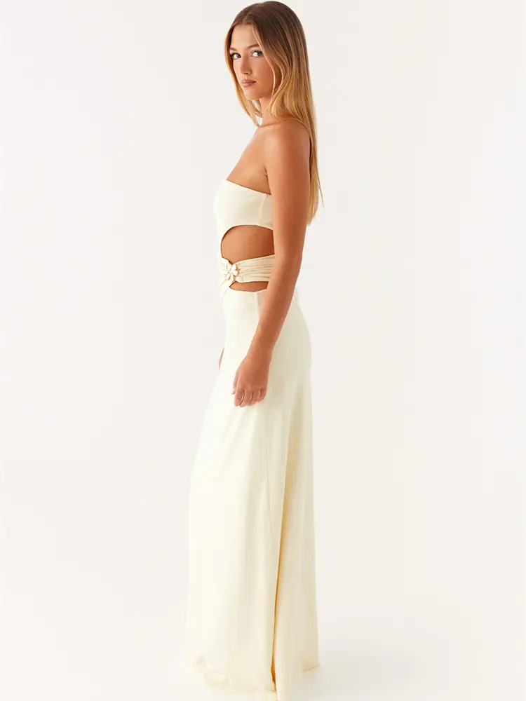 Mozision Hollow Out Off-shoulder Sexy Maxi Dress Women Fashion Metal Flower Strapless Sleeveless Backless Bodycon Club Dress