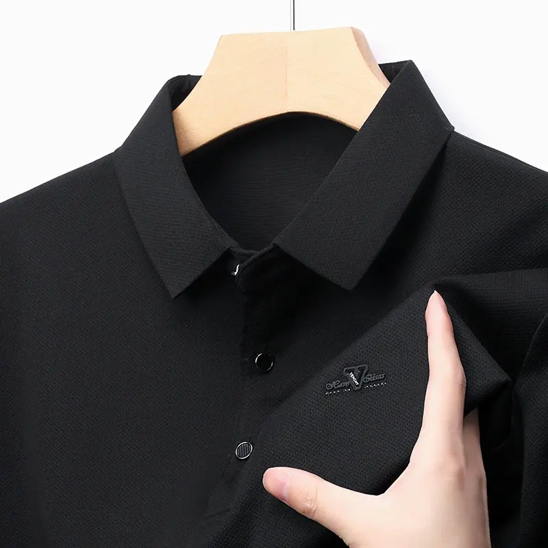 New Men's Business Casual Short Sleeved Shirt with Badge Solid Color Polo Shirt Fashionable Breathable Comfortable Versatile Top