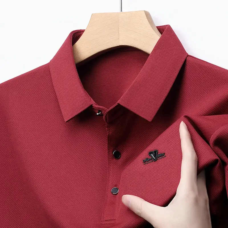 New Men's Business Casual Short Sleeved Shirt with Badge Solid Color Polo Shirt Fashionable Breathable Comfortable Versatile Top