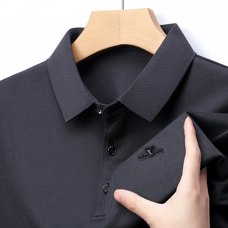 New Men's Business Casual Short Sleeved Shirt with Badge Solid Color Polo Shirt Fashionable Breathable Comfortable Versatile Top
