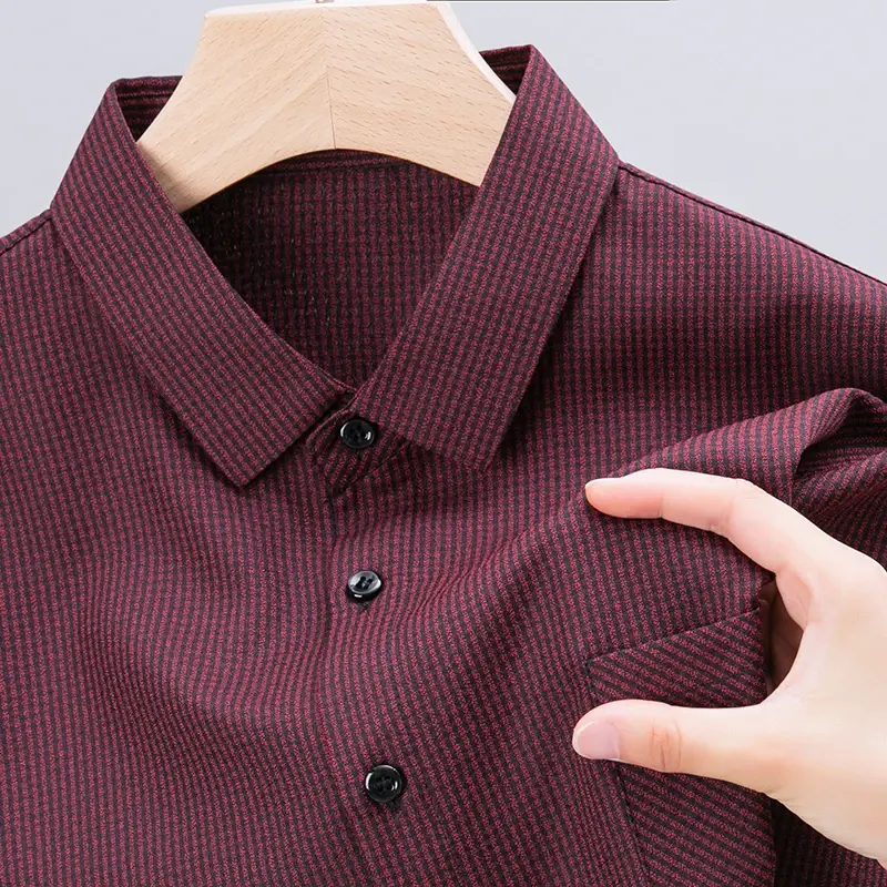 New Men's Casual Small Plaid Long Sleeved Lapel Shirt for Spring and Autumn Fashion Comfortable Wrinkle Free Top Without Ironing