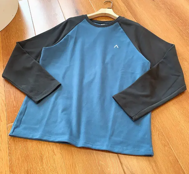 New Autumn and Winter Long Sleeved Warm T-shirt Fashionable Contrasting Color Round Neck Loose Casual Long Sleeved Shirt
