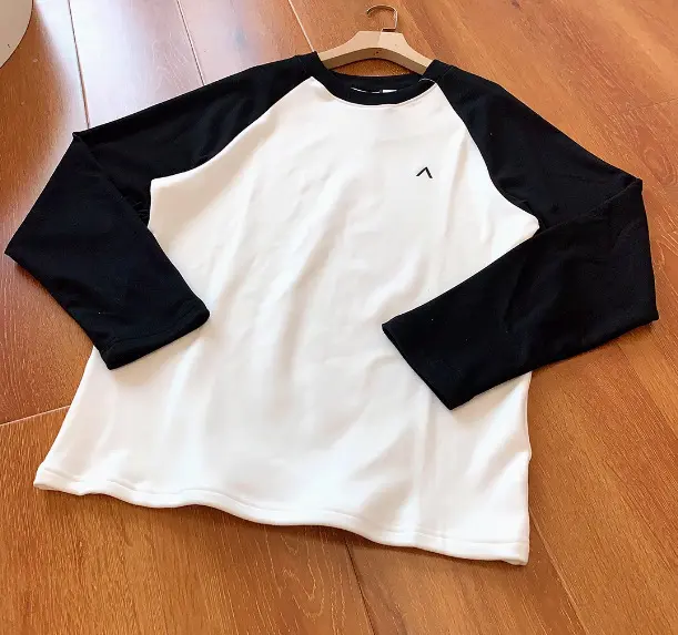 New Autumn and Winter Long Sleeved Warm T-shirt Fashionable Contrasting Color Round Neck Loose Casual Long Sleeved Shirt