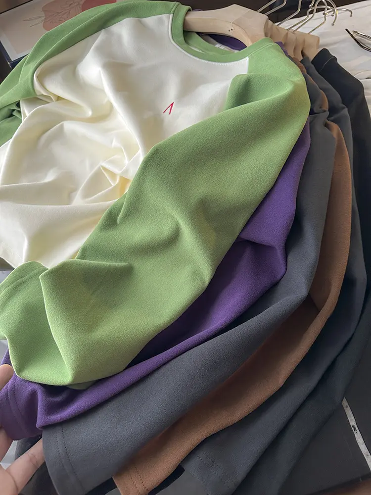 New Autumn and Winter Long Sleeved Warm T-shirt Fashionable Contrasting Color Round Neck Loose Casual Long Sleeved Shirt