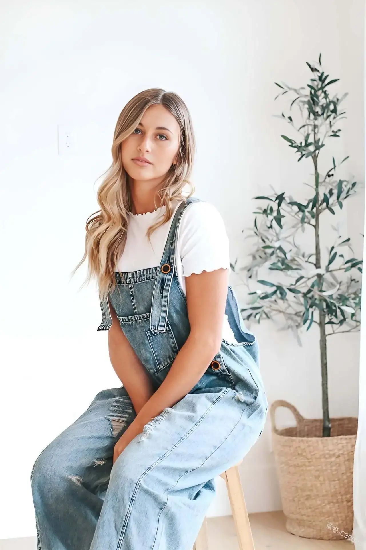 Hole Jeans Overalls Women Jumpsuits Washed Denim Ankle Length Trousers One Piece Y2k Streetwear Pockets Casual Ripped Suspenders