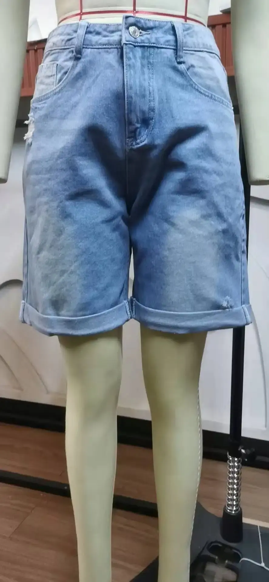 Hole Jeans Women Vintage Straight Fifth Pants Knee Length Distressed Washed Mid Waist Pockets Mom Jeans Denim Streetwear 2025
