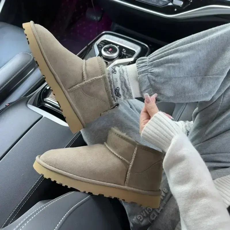 NO-LOGO genuine sheepskin wool, classic mini sheepskin snow boots, chestnut casual warm boots for women  platform boots