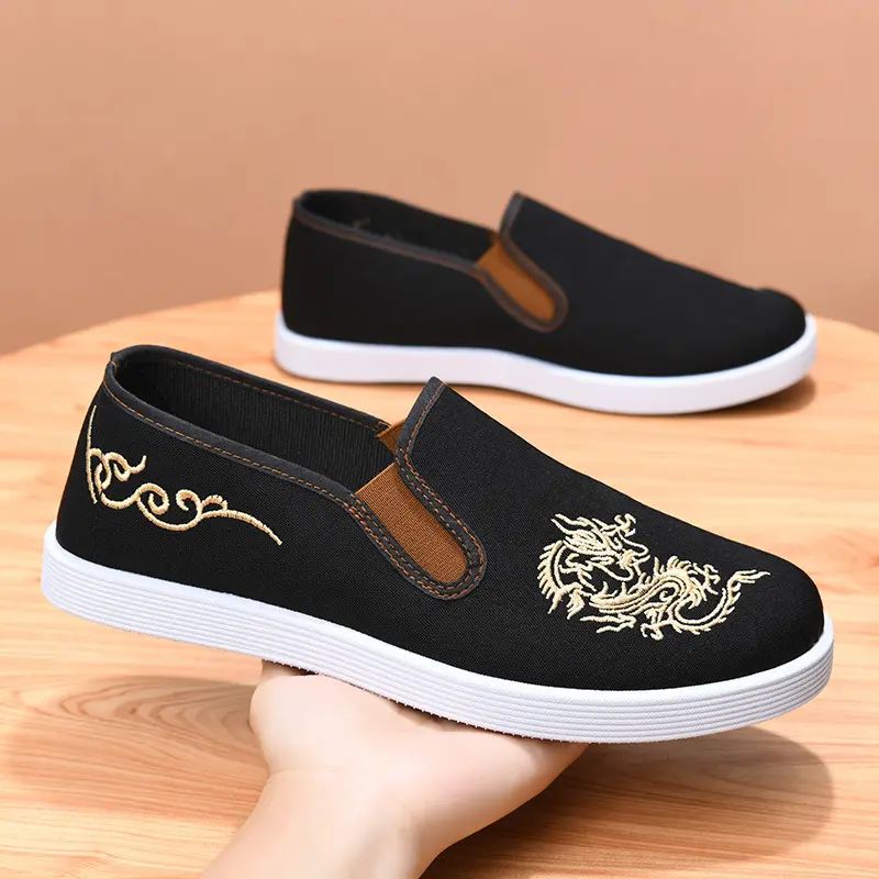New Chinese style spring and summer new ethnic style embroidered cloth shoes, canvas shoes, breathable one foot men's shoes
