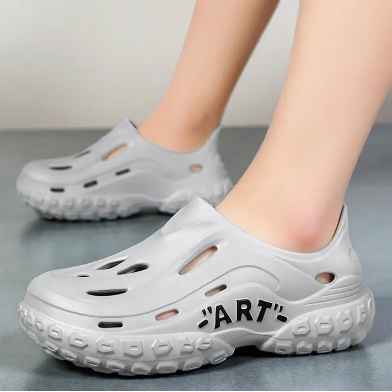 Men's summer sandals EVA lightweight perforated shoe breathable men's non smelly shoes with thick soles and toe caps beach shoes