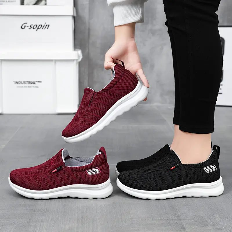 Women's Cloth Shoes 2024 New Knitted Lightweight Women's Shoes Trendy Soft Sole Comfortable, Breathable, and Leisure Kick on