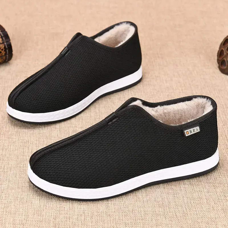 Winter style old Beijing cloth shoes with plush insulation and anti slip work shoes, men's cotton shoes, winter snow boots