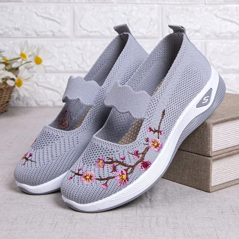 2024 Summer New Shallow Embroidered Single Shoes, One Step Breathable Casual Shoes for Women, Cloth Shoes