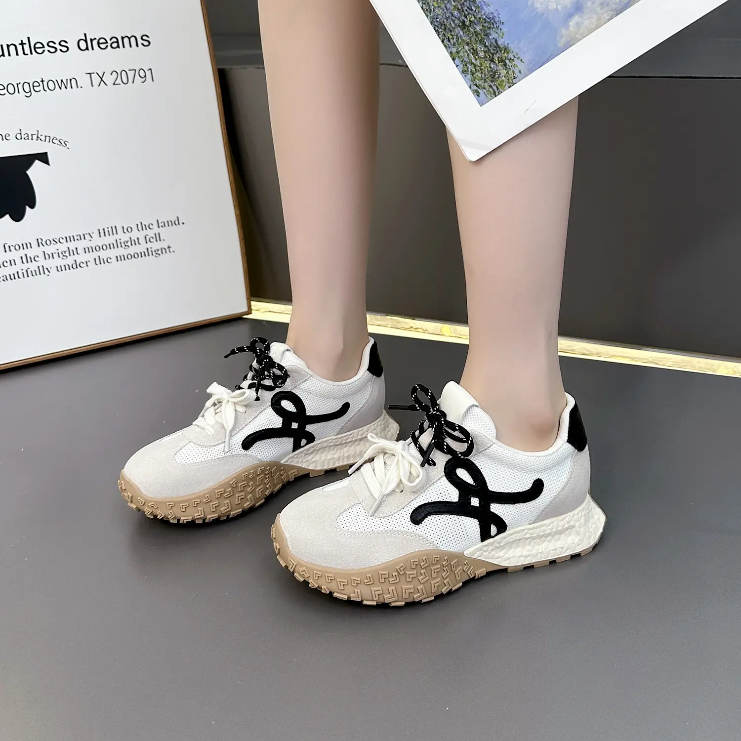 2025 New Women's Running Shoes Anti-Slip Oxford Outsole Lightweight Breathable Sports Fitness Shoes for Gym Training