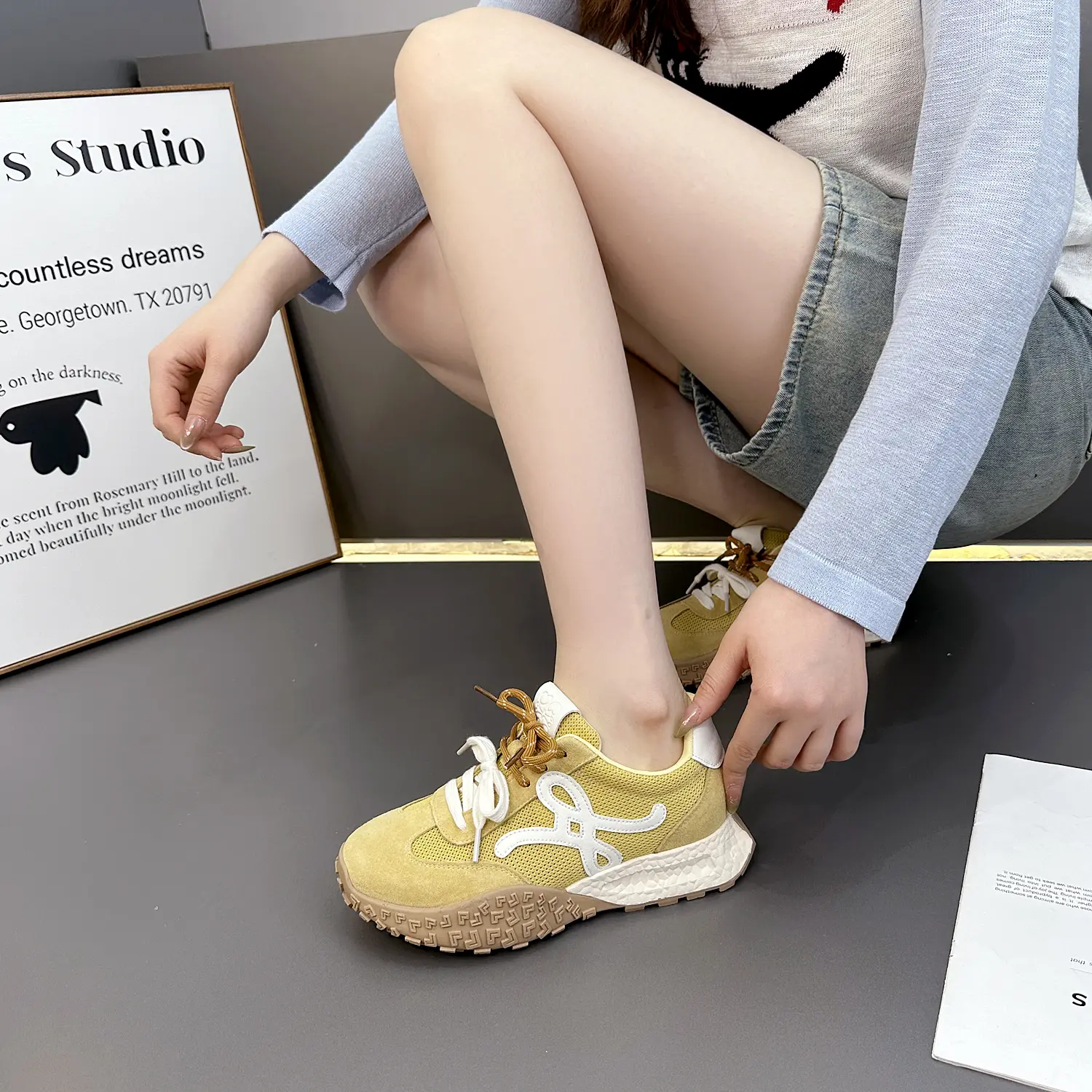 2025 New Women's Running Shoes Anti-Slip Oxford Outsole Lightweight Breathable Sports Fitness Shoes for Gym Training