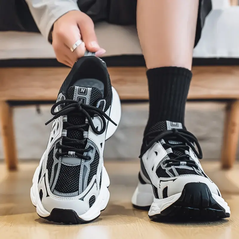 Mens Running Sneakers Fashion Men Casual Shoes Mesh Breathable Non-Slip Sports Shoes Comfortable Tennis Shoes Soft Walking Shoes