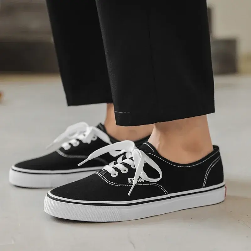 Men's  Lace Up Vulcanize Shoes Tennis Footwear Casual Flats Canvas Sneakers Women Shoes Outdoor Solid Color Shallow Sports Shoes