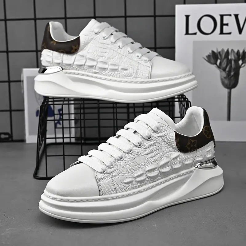 Male Waterproof Board Shoes Men Leather Casual Board Shoes Luxury Designer Shoes Leather Casual Comfortable Walking Board Shoes