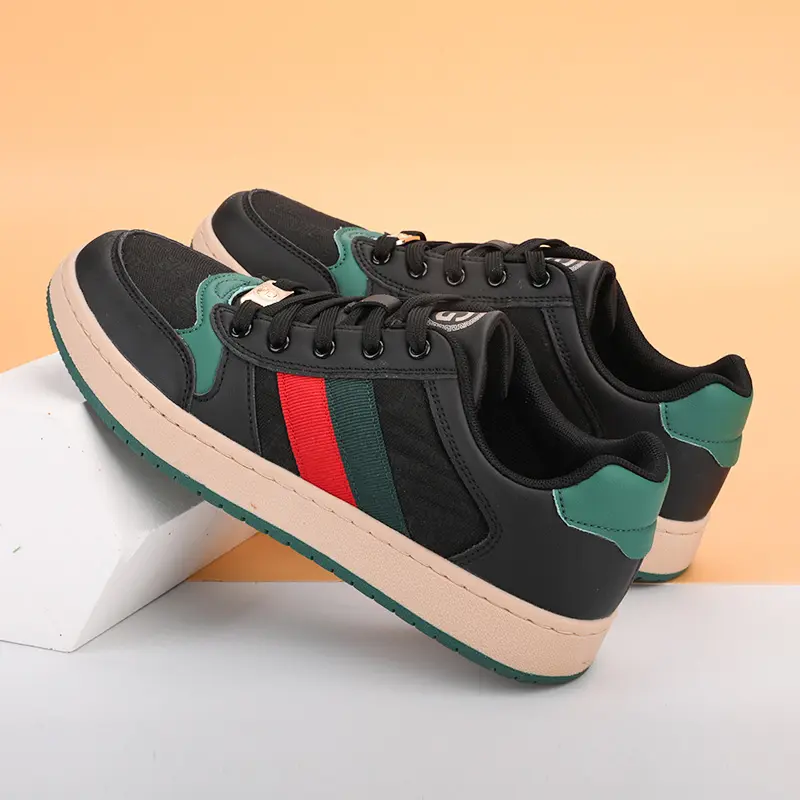 High Quality Fashion Trend Couple Board Shoes New Men Women Anti Slip Odor Proof Sneakers Classic Retro Hot Selling Casual Shoes