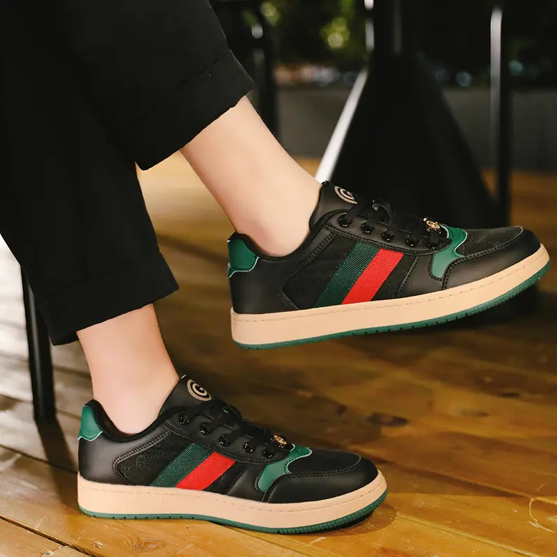 High Quality Fashion Trend Couple Board Shoes New Men Women Anti Slip Odor Proof Sneakers Classic Retro Hot Selling Casual Shoes