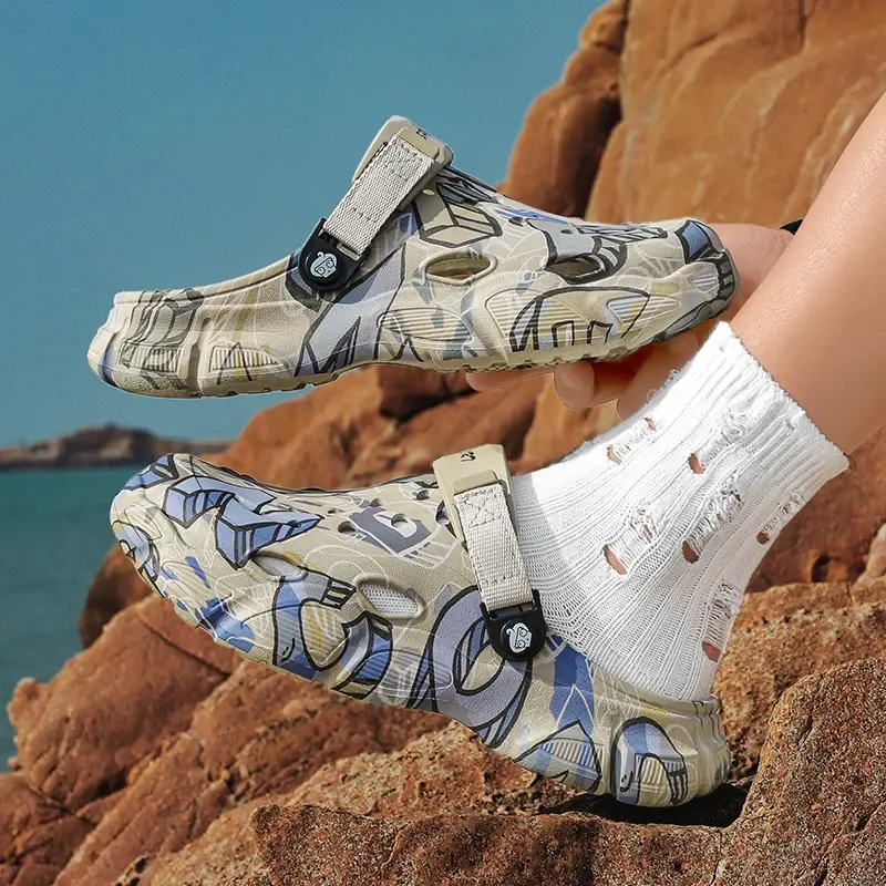 Men Slippers Mens Shoes Big Size 40-45 New EVA Soft-soled Sandals Summer Indoor Outdoor Garden Clogs Walking Beach Shoes
