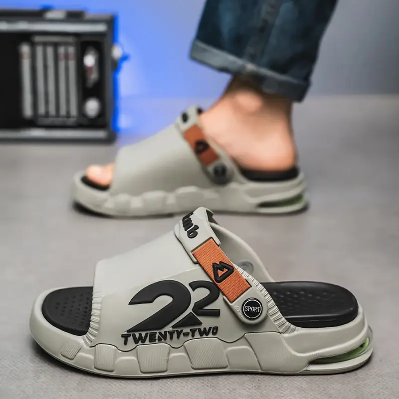 New Men Slippers Summer EVA Soft-soled Platform Slides Sandals Indoor Outdoor Walking Beach Shoes Flip Flops Mens Shoes