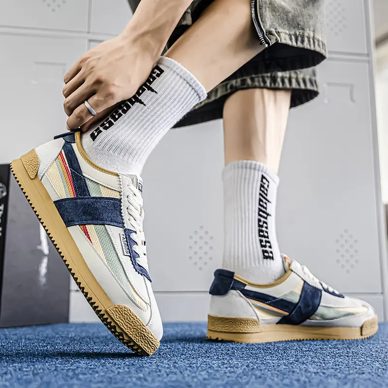 Men's Classic Running Shoes Lace Up Soft Sole Walking Shoes Breathable Flat Bottom Sports Shoes Couple Casual Shoes Tennis Shoes