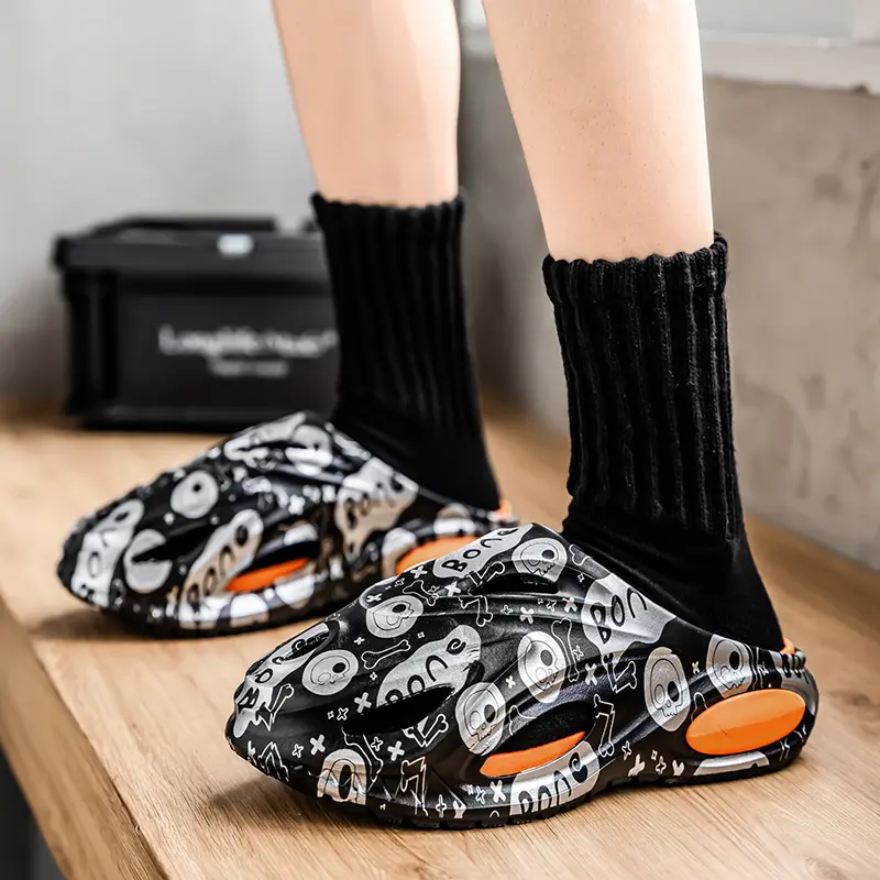 Summer Men's Massage Light EVA Slippers Indoor Outdoor Beach Casual Slides Shoes 2025 Soft Sole Flip-flops Cool Sandals Clogs