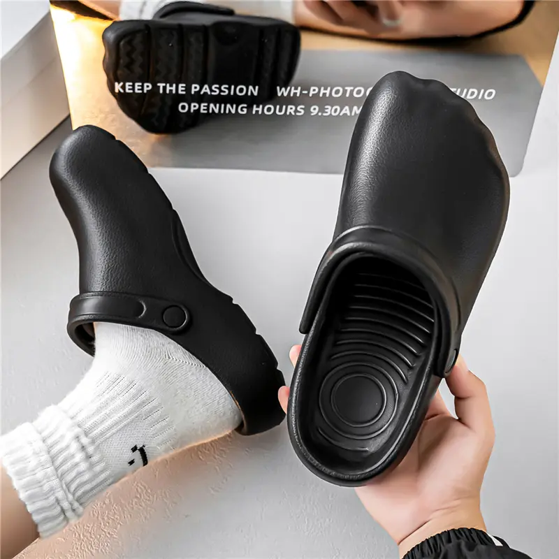Summer Men Sandals Casual Slippers Waterproof Oilproof nurse Chef shoes Breathable Lightweight Garden Sandals Beach Aqua Shoes