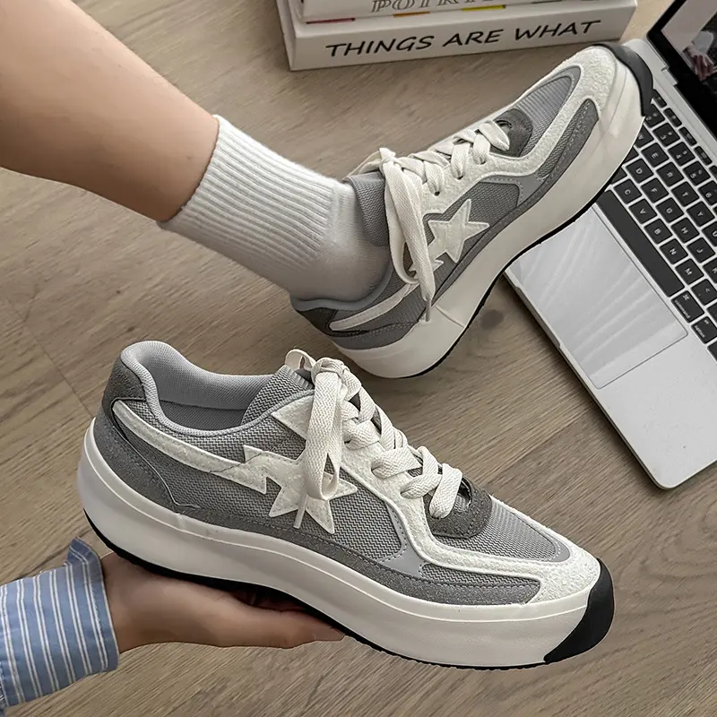 Men Sneakers Vulcanized Shoes Versatile Star Design Skateboarding Lace Up Running Tennis Sports Shoes Casual Outdoor Sneakers