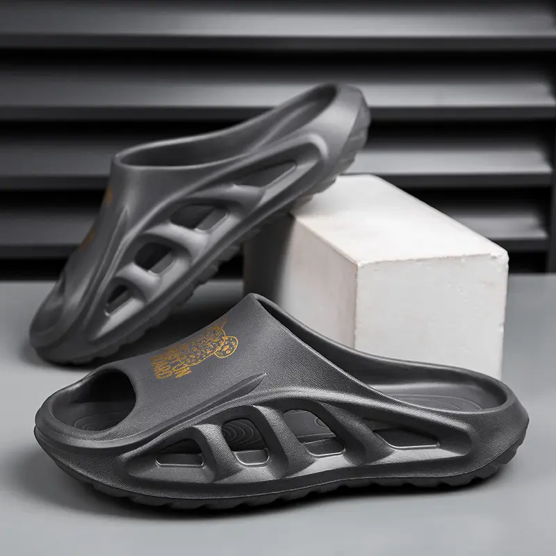 2025 New Men's Massage Slippers Indoor Outdoor Sandals Beach Comfortable Soft Slides Clogs Casual Shoes Men Women Home Slippers