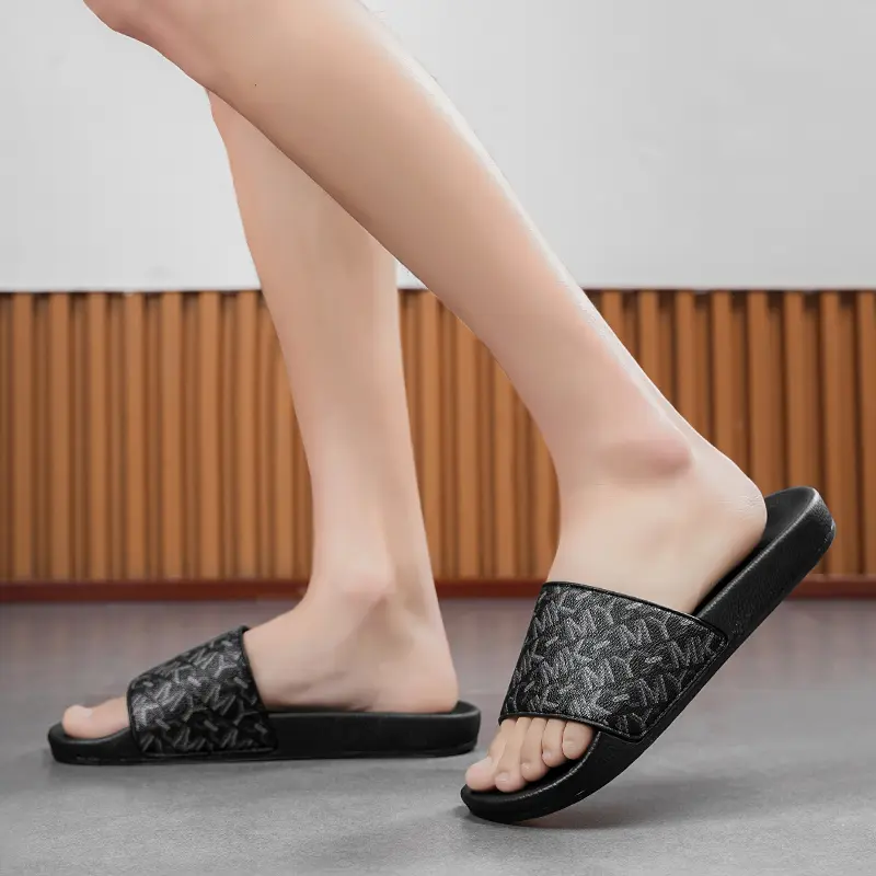 Summer Slippers for Men Women Eva Soft Bottom Slippers Indoor House Slides Flat Sandals Outdoor Beach Shoes Man Flip Flops 2025