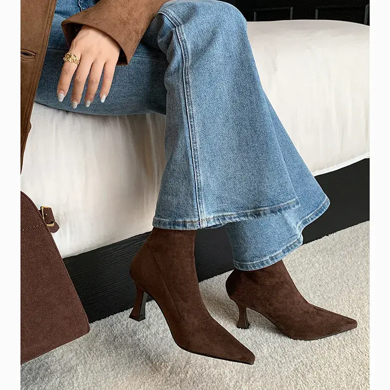 Designer Vintage Women 2025 Boots Fashion Square Low Heel Shoes Concise Slim Long Botas De Mujer