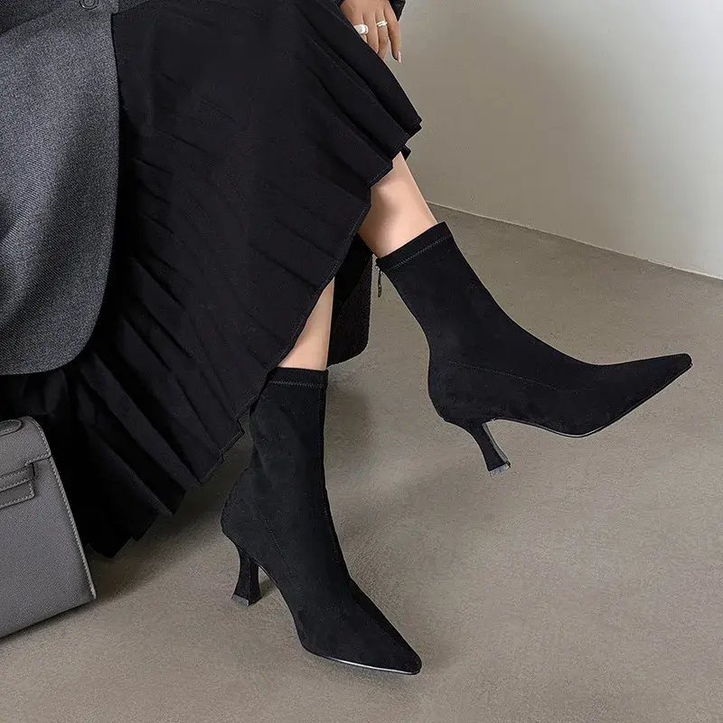 Designer Vintage Women 2025 Boots Fashion Square Low Heel Shoes Concise Slim Long Botas De Mujer