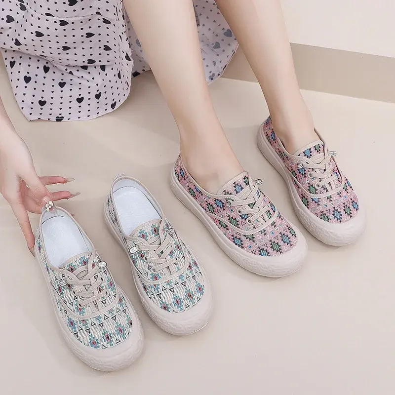 Women's Thick Soled Canvas Shoes Spring Fashion Casual Slip-on Flats Soft Sole Sneakers Women Comfortable Non Slip Walking Shoes