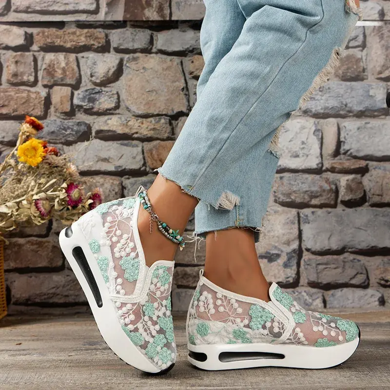 Women's Wedge Shoes New Spring Autumn Fashion Round Toe Floral Pattern Embroidery Mesh Platform Sneakers Increase Height Shoes