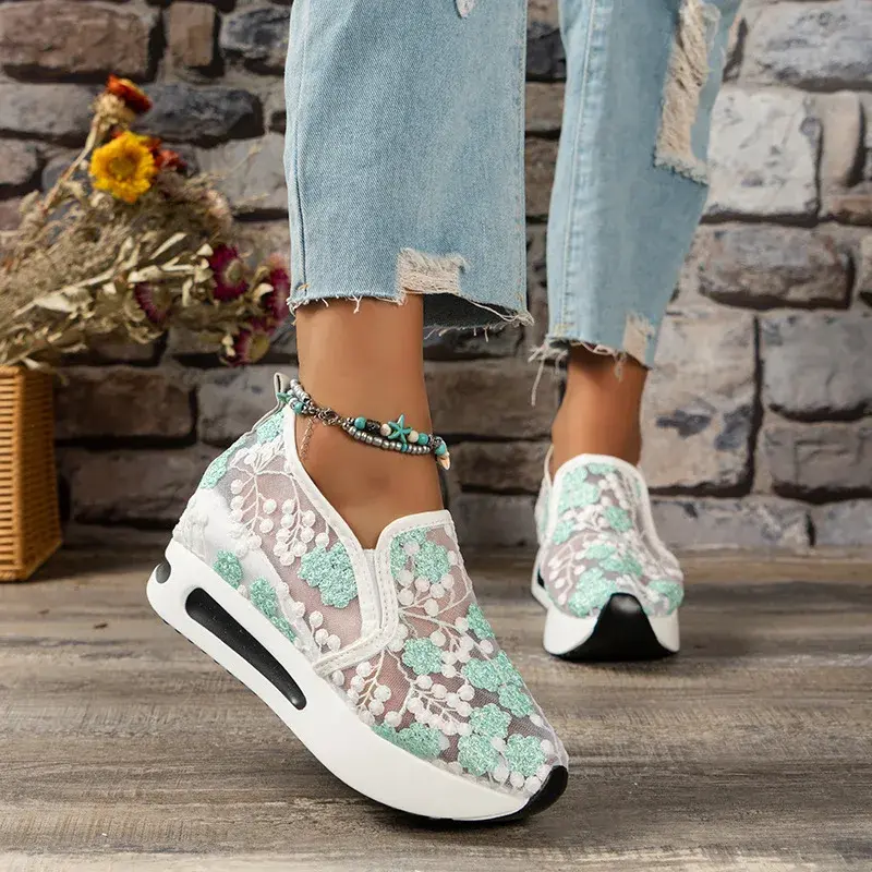Women's Wedge Shoes New Spring Autumn Fashion Round Toe Floral Pattern Embroidery Mesh Platform Sneakers Increase Height Shoes