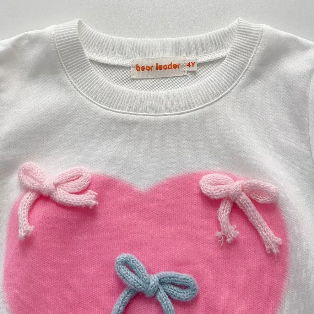 Bear Leader Korean Version Sweet and Cute Kids Clothes Girls Autumn Long Sleeve Love Bow Top + Pink Pleated Skirt Two Piece Set