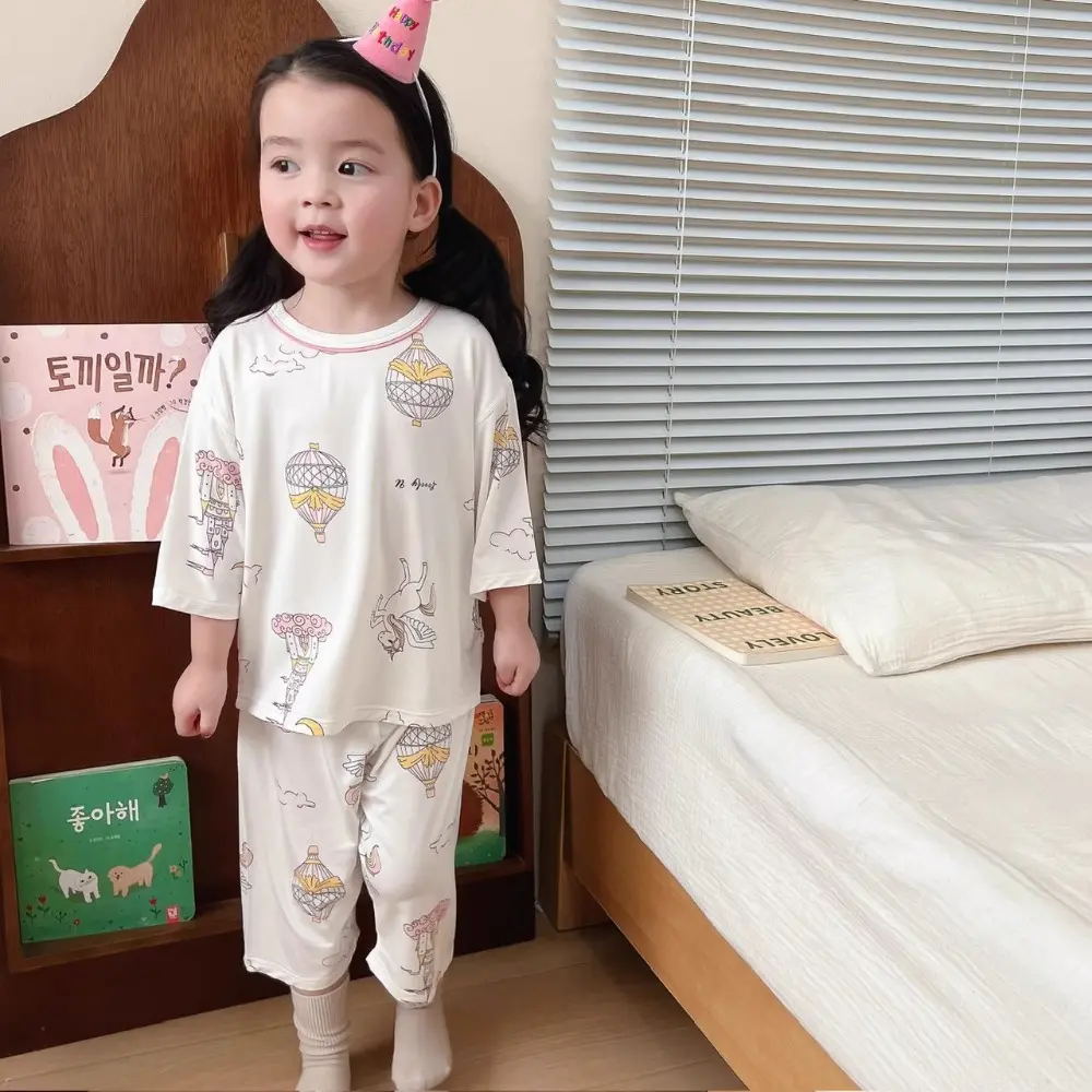 Bear Leader Fashion New Girls Sleepwear Set with Three Quarter Sleeves Cartoon Printed Top and Pants Casual Kids Home Clothing