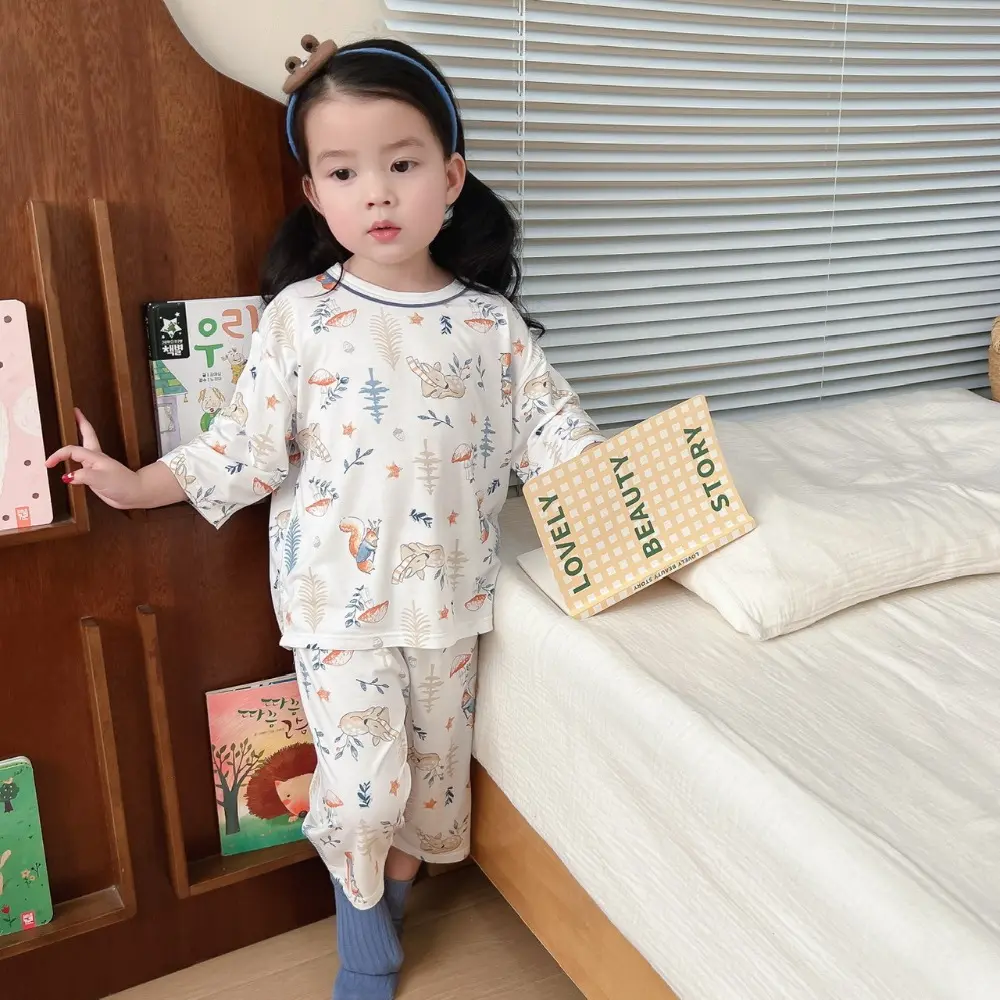 Bear Leader Fashion New Girls Sleepwear Set with Three Quarter Sleeves Cartoon Printed Top and Pants Casual Kids Home Clothing