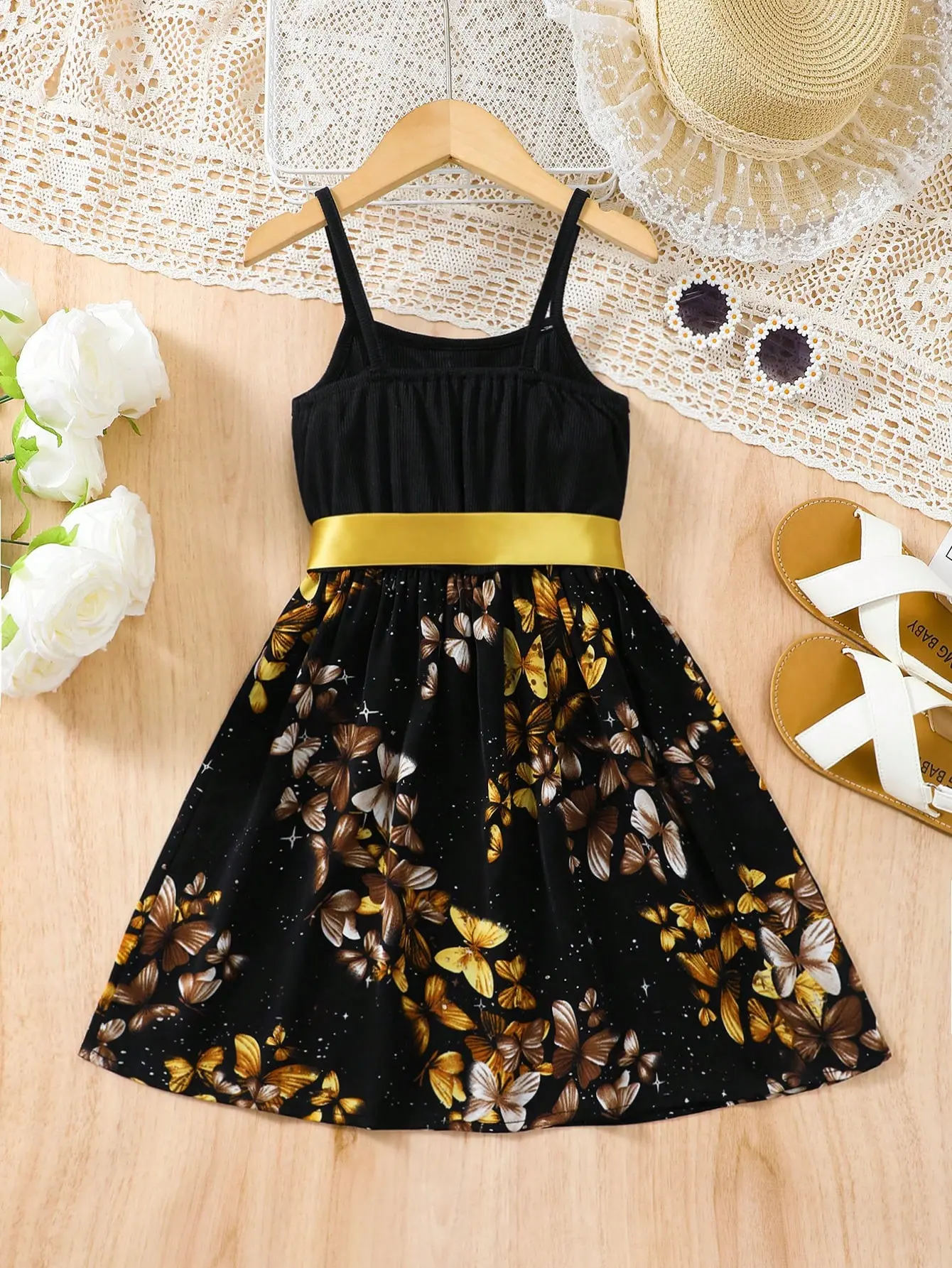 Girl's clean color patchwork chrysanthemum printed button decoration casual dress for summer，sleeveless butterfly printed Dress