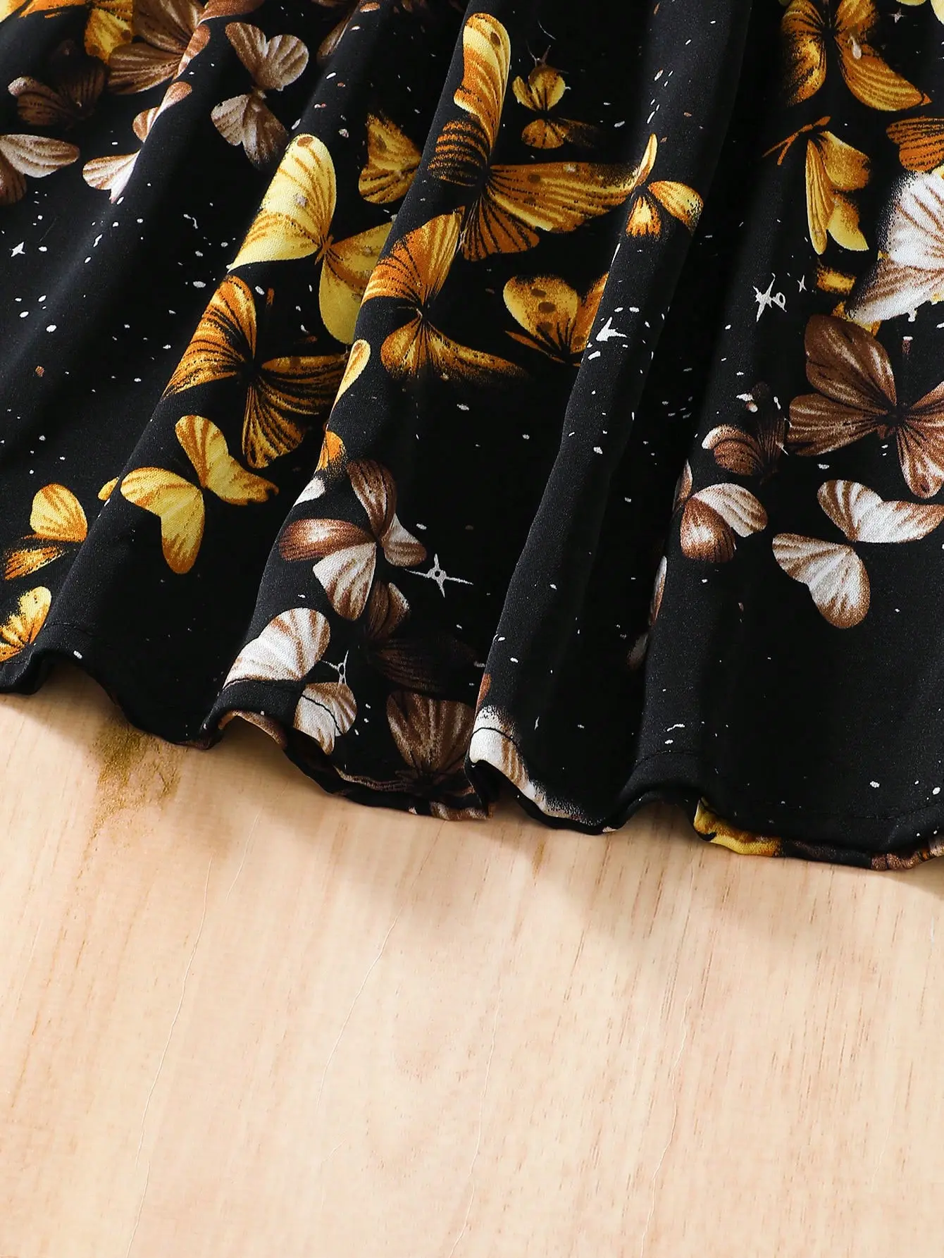 Girl's clean color patchwork chrysanthemum printed button decoration casual dress for summer，sleeveless butterfly printed Dress