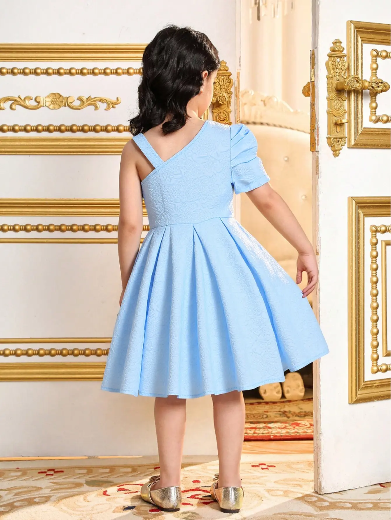 Girl's Blue Embossed Texture Fabric Off Shoulder Splicing Bow Design Bubble Sleeves Elegant Dress