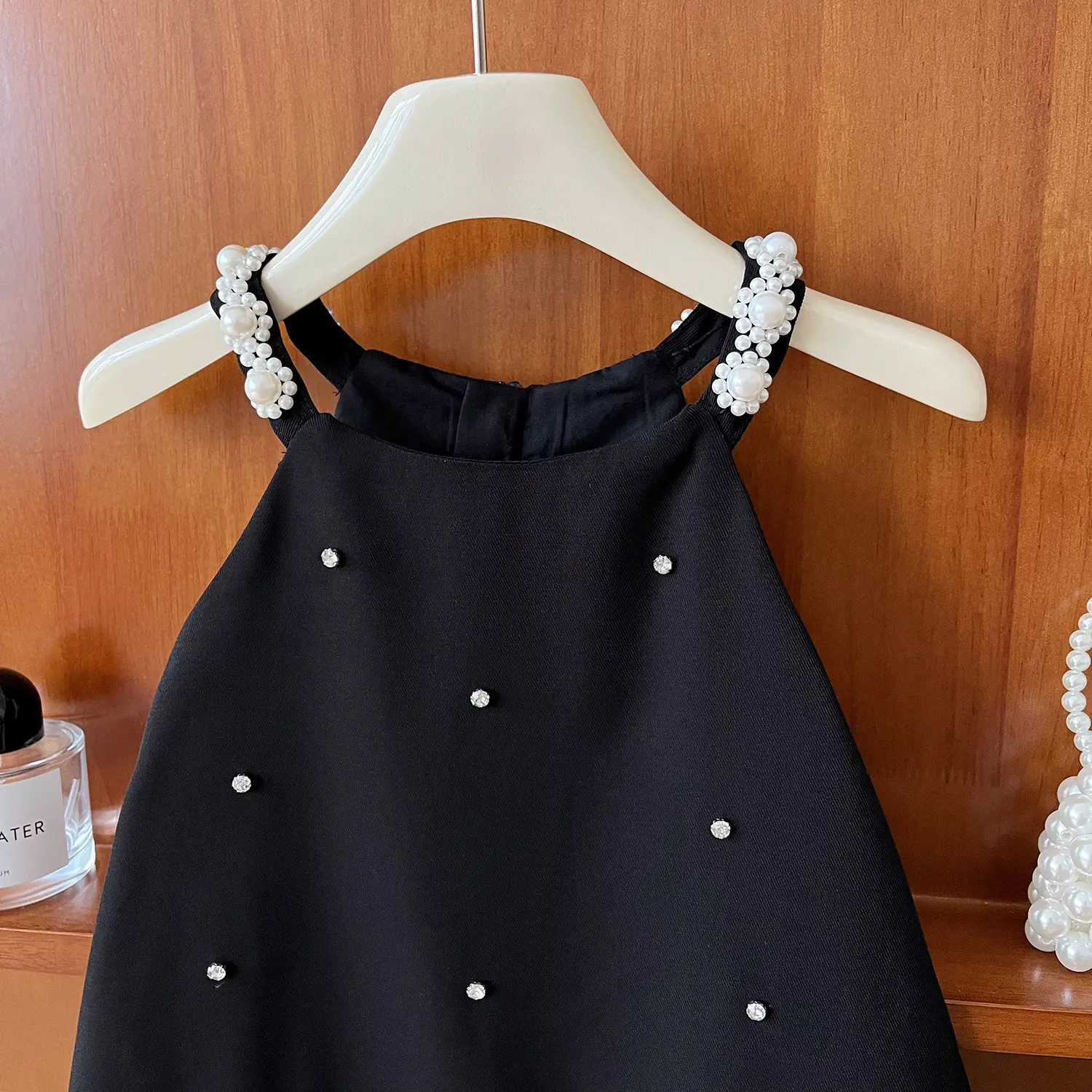 Summer New Elegant Girls Dress Black Pearls Decorate Sleeveless Slip Princess Dress For 2-10 Years Girls Party Sundress