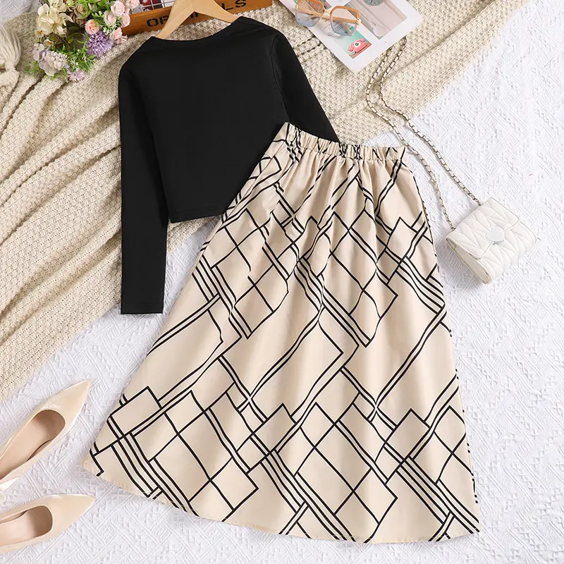 202 5Autumn 2PCS Solid Color Black Square Collar Long Sleeve Top & Beige Plaid A-Line Dress For Girls 8-12 Years  Daily Simple