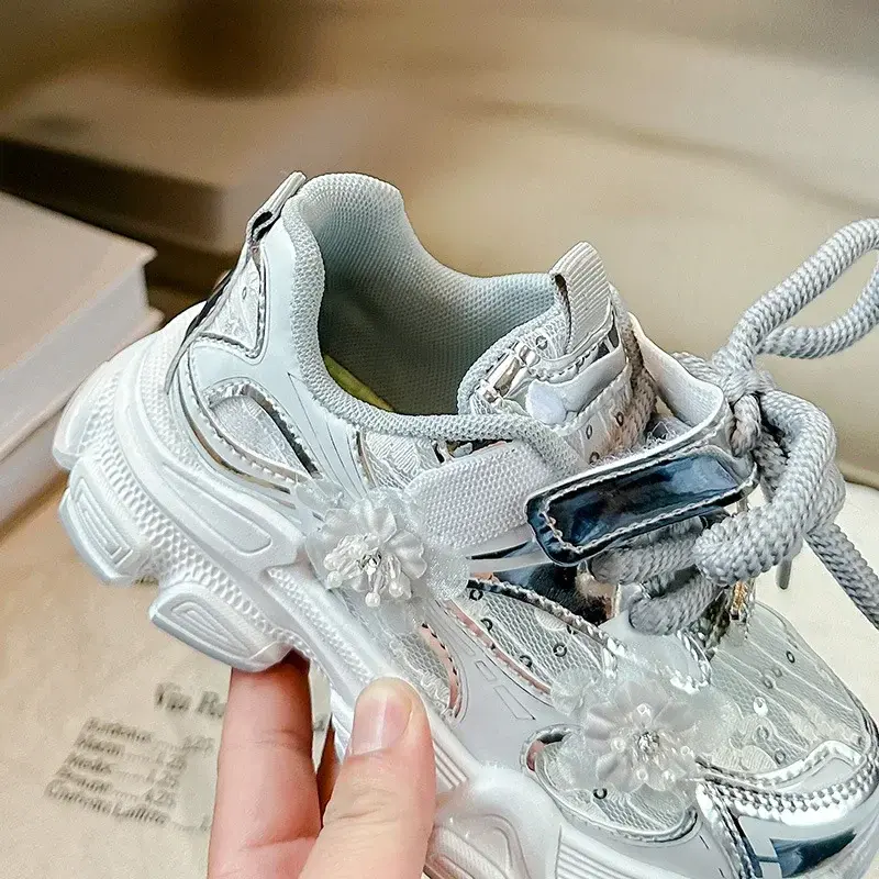 Girls Running Shoes Princess Style Flowers Children Sneakers Thick Soft Sole Non-slip 2025 New Kids Sports Shoes Mesh Breathable